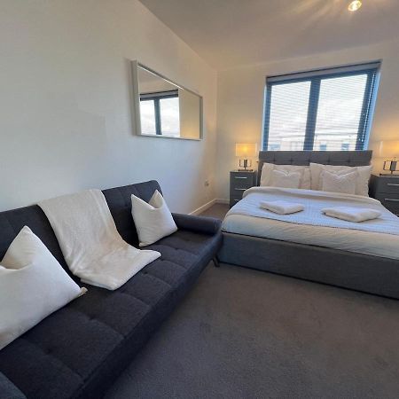 Luxury 1 Bedroom, 1 Bath Apartment By Mcf Horley Extérieur photo