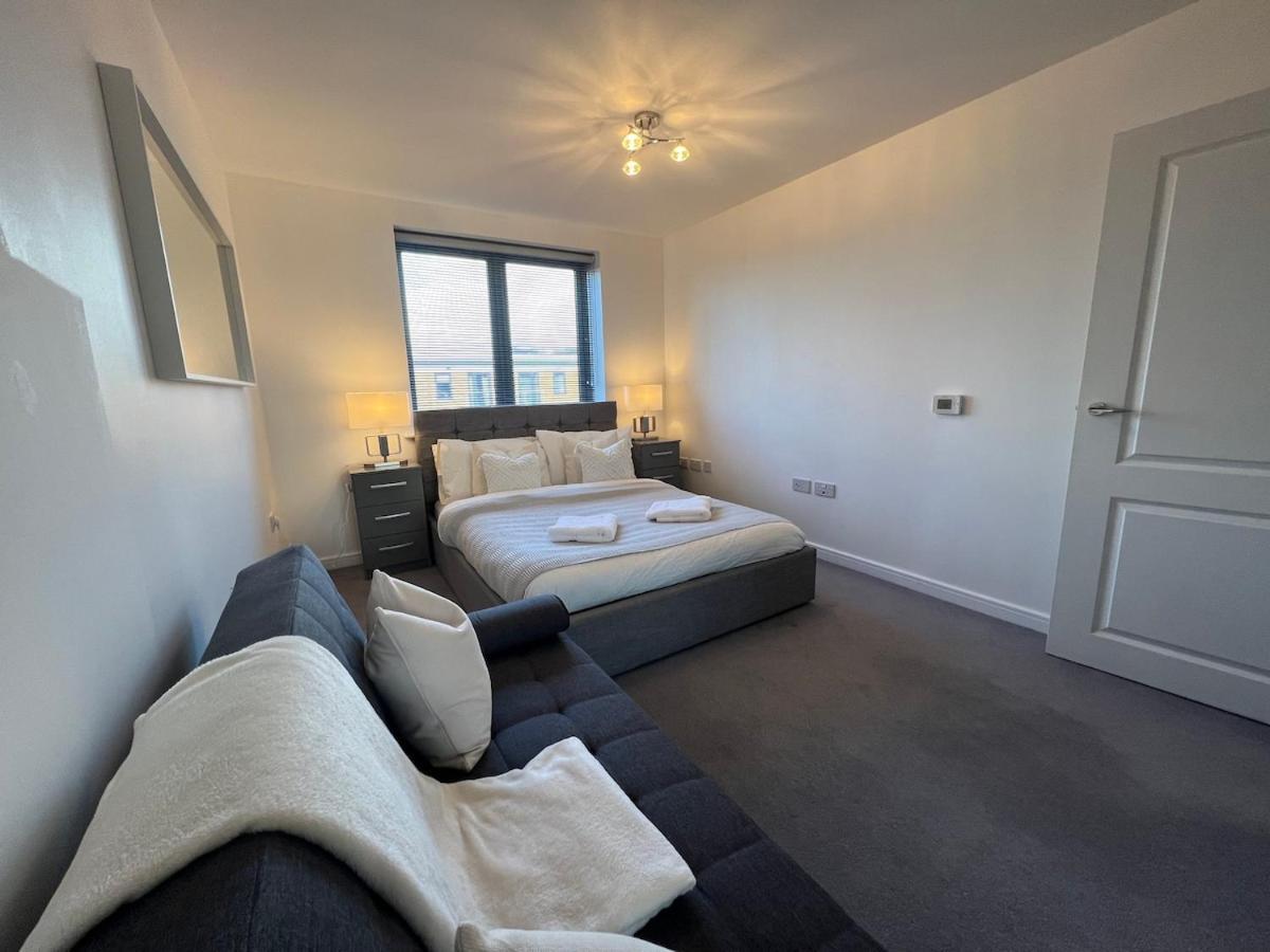 Luxury 1 Bedroom, 1 Bath Apartment By Mcf Horley Extérieur photo