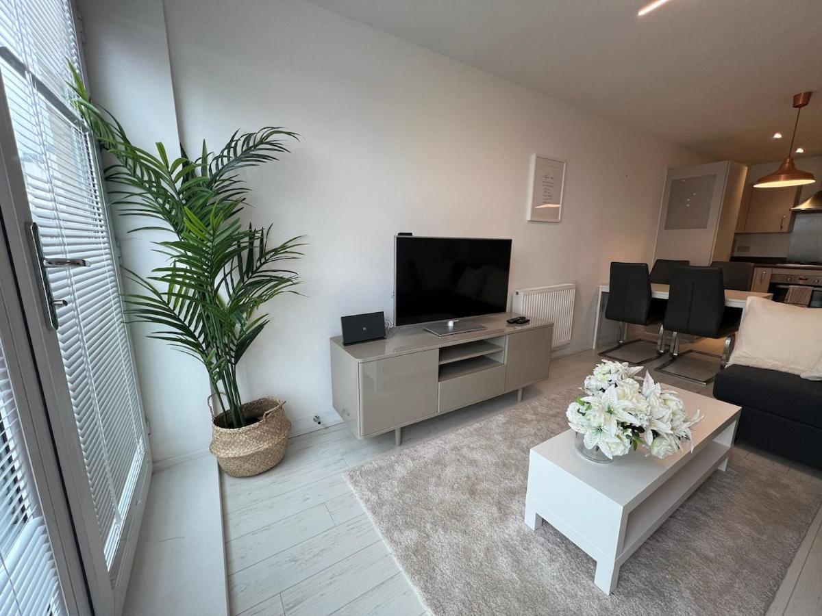 Luxury 1 Bedroom, 1 Bath Apartment By Mcf Horley Extérieur photo